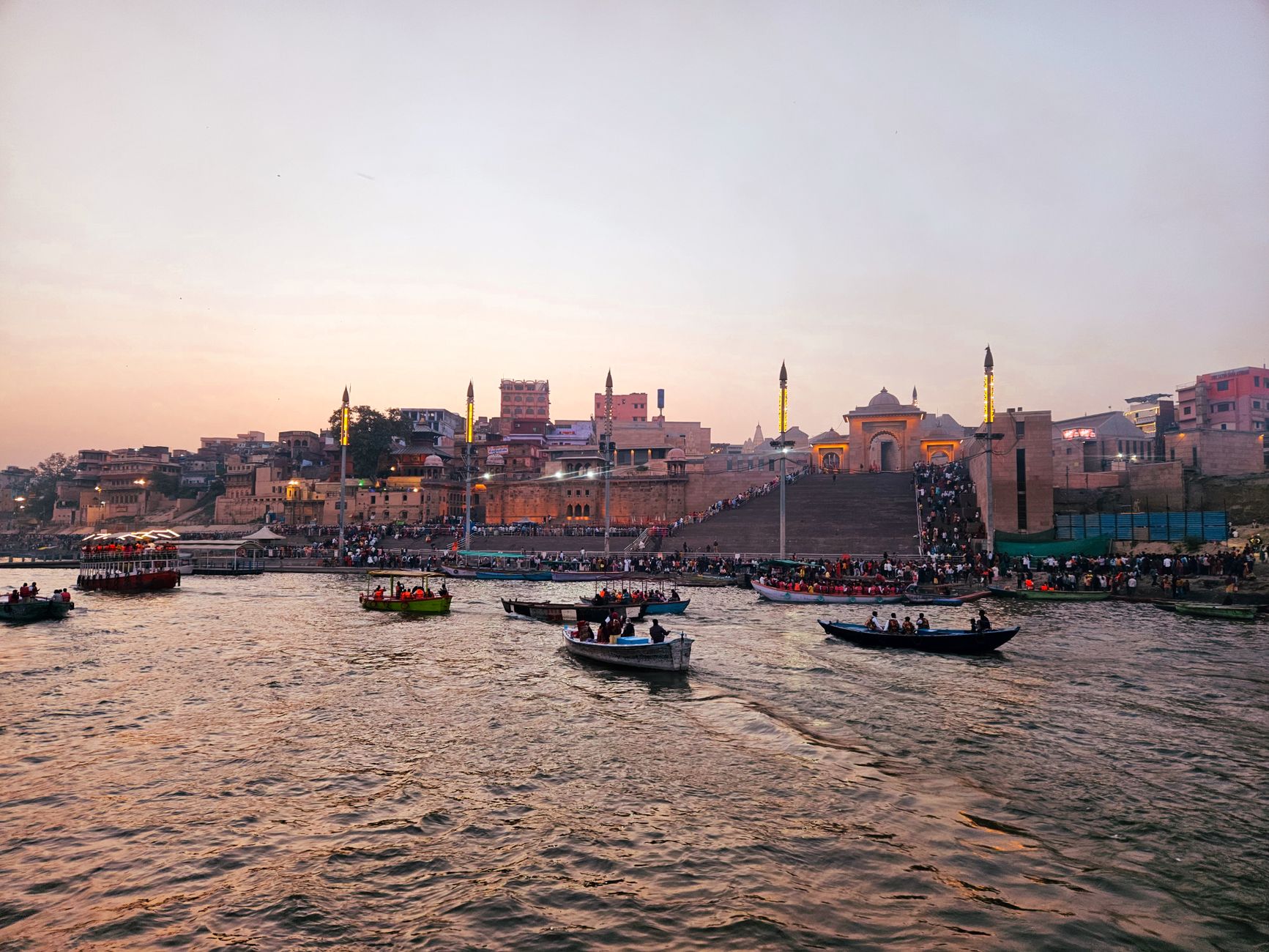 Discover Varanasi: India's Spiritual Hub - Photo 2