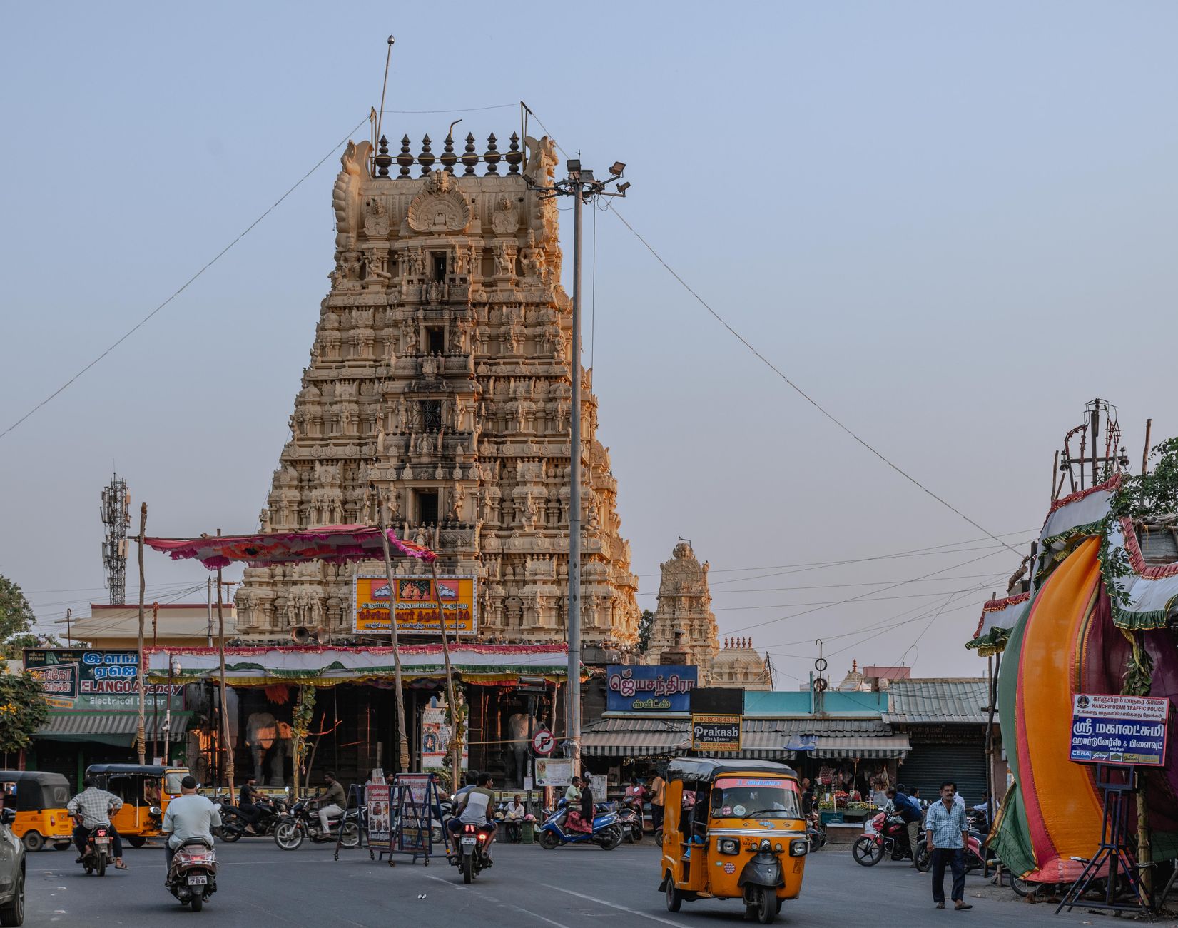 Discover Kanchipuram: India's Temple City - Photo 2