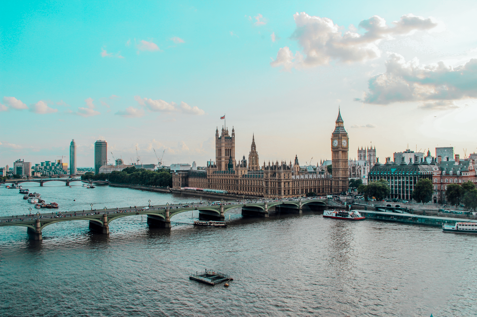 United Kingdom: Road Trips & Scenic Drives Complete Travel Guide for Indian Travelers - Photo 1