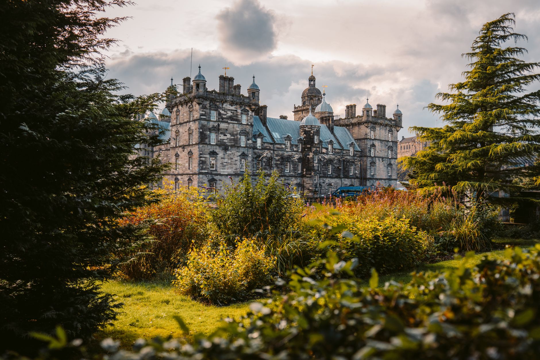 United Kingdom: Road Trips & Scenic Drives Complete Travel Guide for Indian Travelers - Photo 4