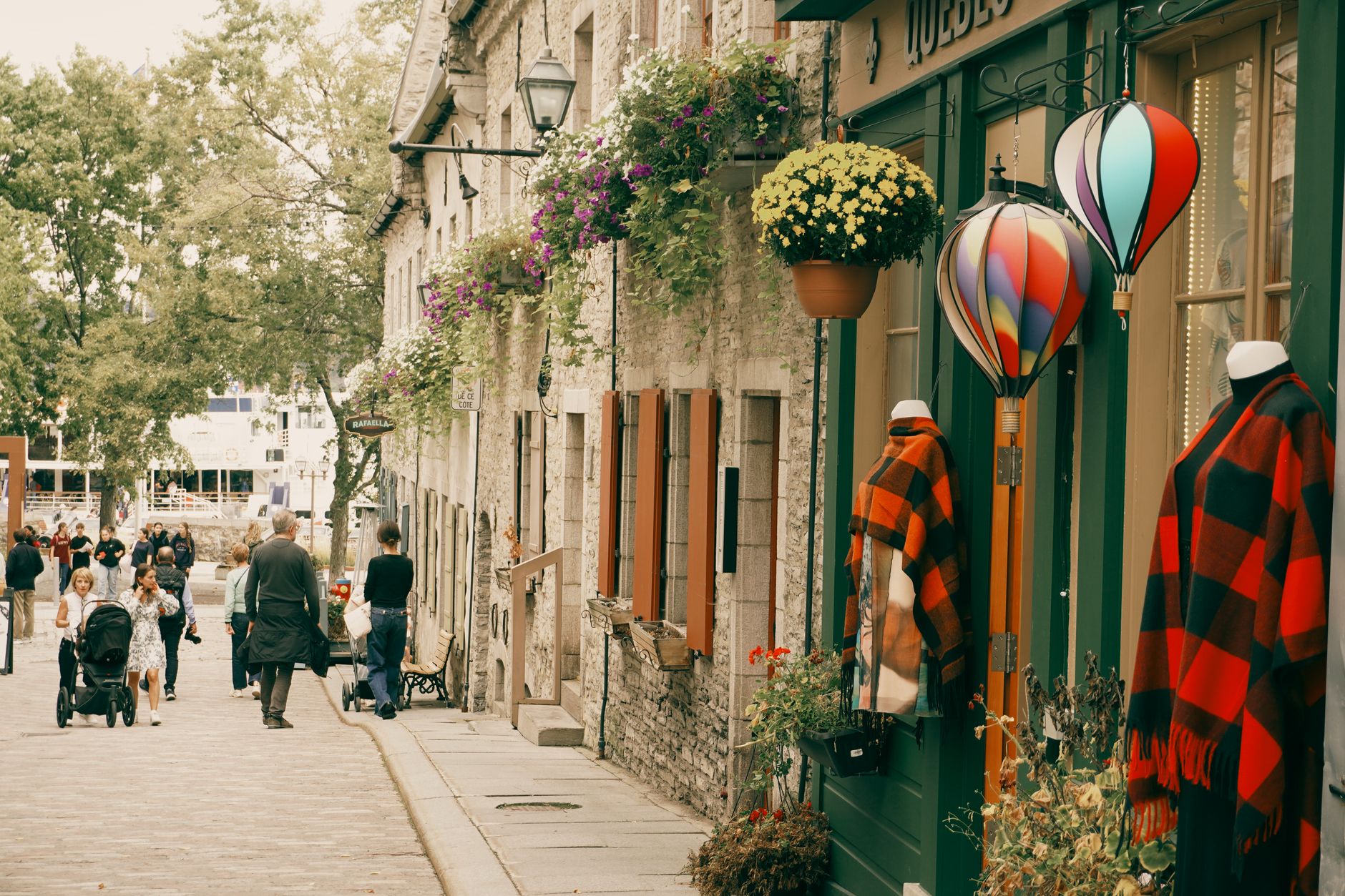 Canada: Food & Culinary Travel Complete Travel Guide for Indian Travelers - Photo 2