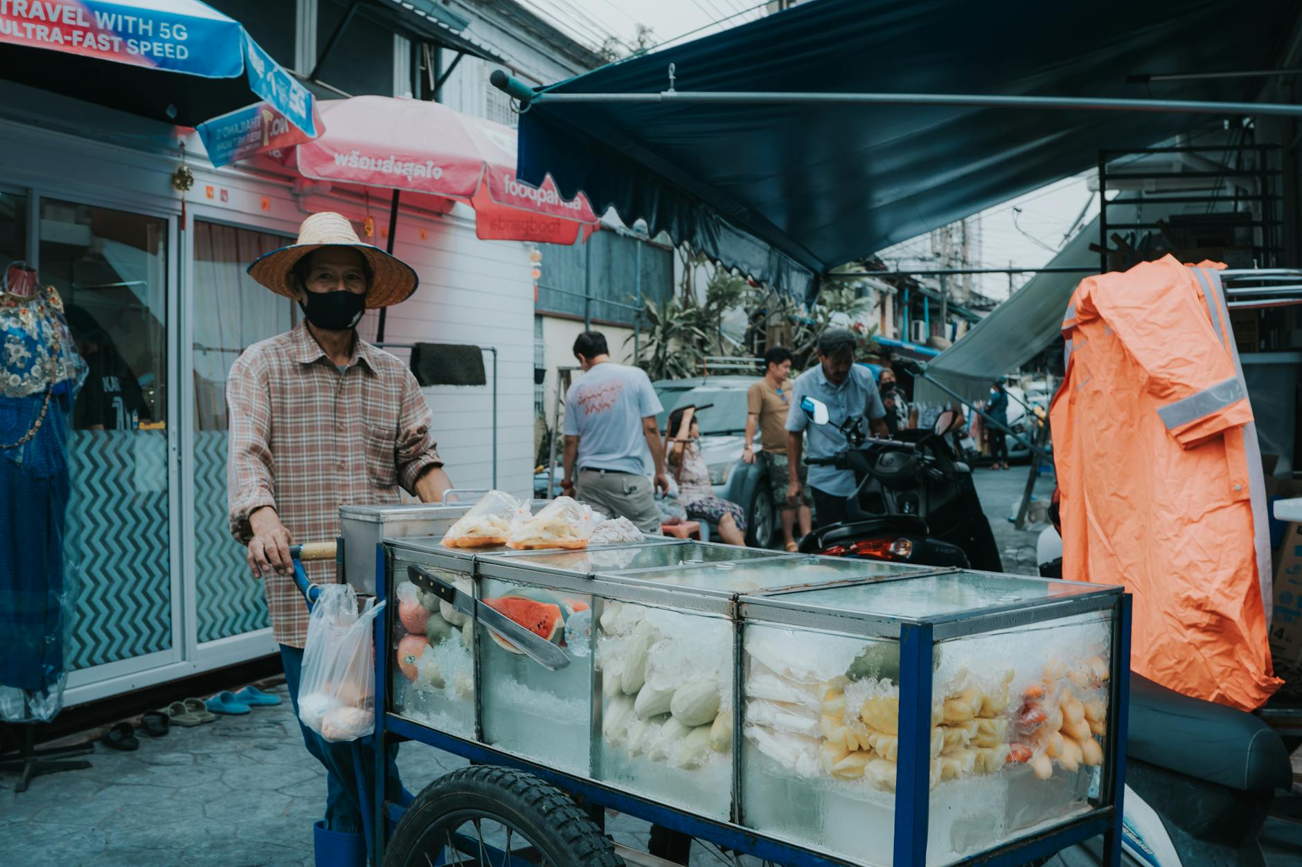 Discover Thailand on Budget - Photo 1